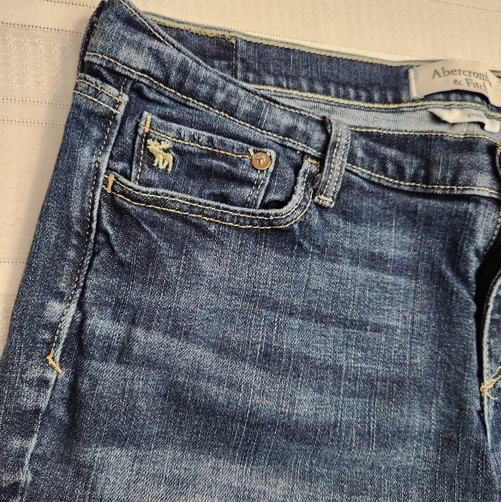 Abercrombie & Fitch blue denim cut off shorts Size 8 - Picture 2 of 8